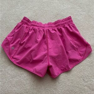 Lululemon Hotty Hot Short 2.5 in Sonic Pink
